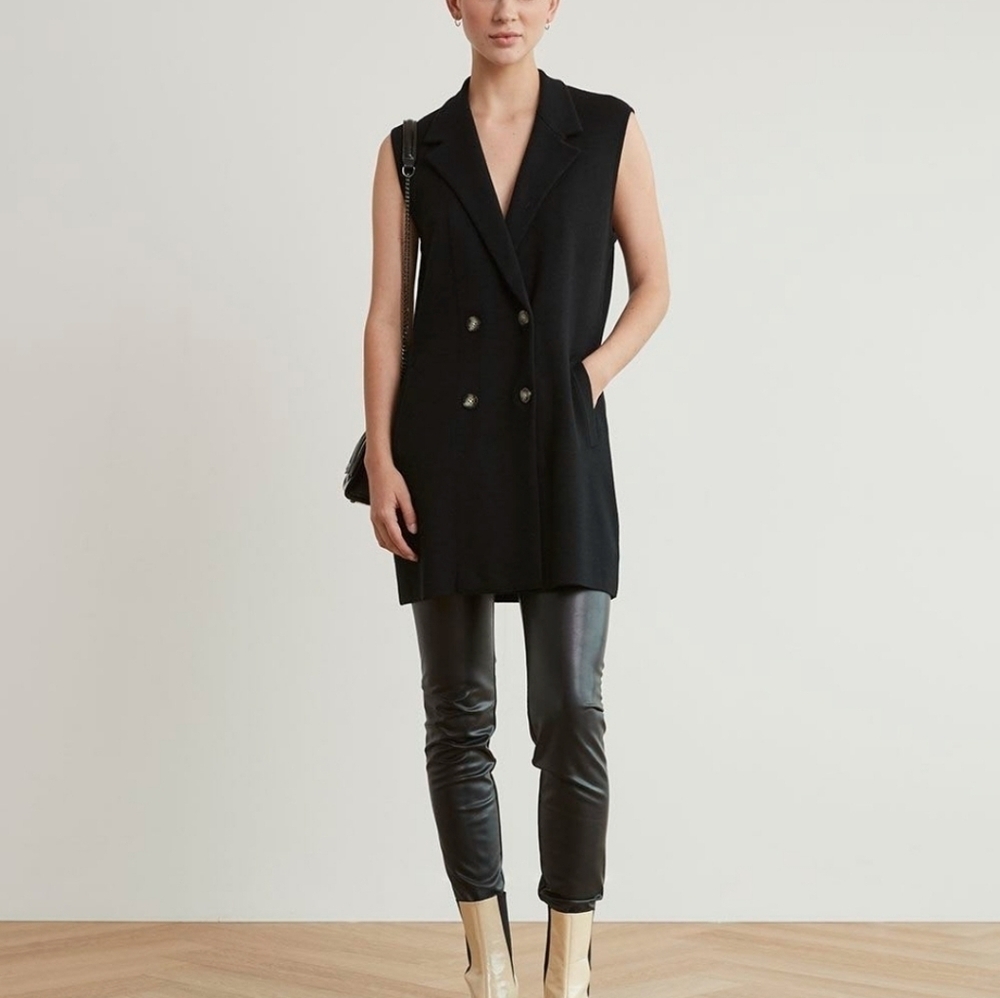 🪅RW&CO double breasted knit  vest